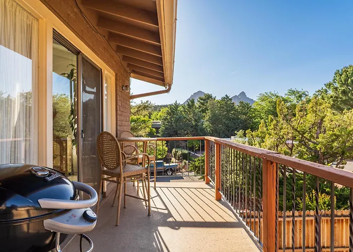 Dom wakacyjny Red Rock Retreat With 360 Panoramic Views & Steps To Uptown Shops
