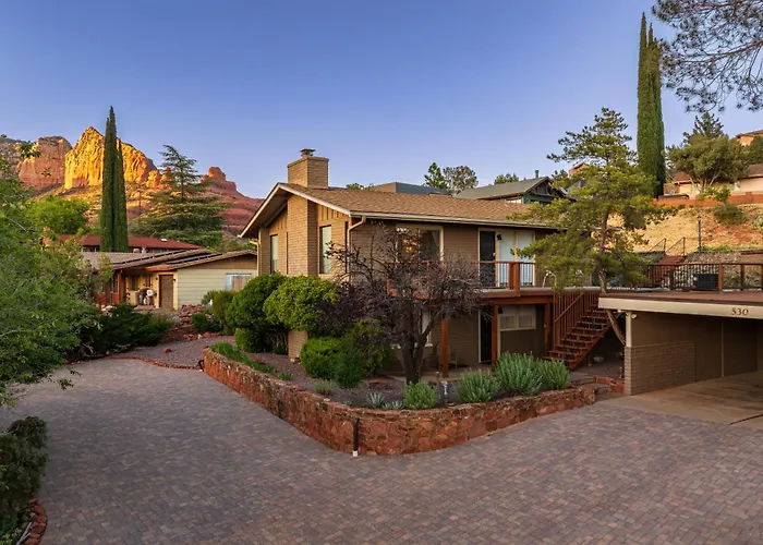 Dom wakacyjny Red Rock Retreat With 360 Panoramic Views & Steps To Uptown Shops *