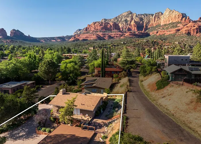 Red Rock Retreat With 360 Panoramic Views & Steps To Uptown Shops